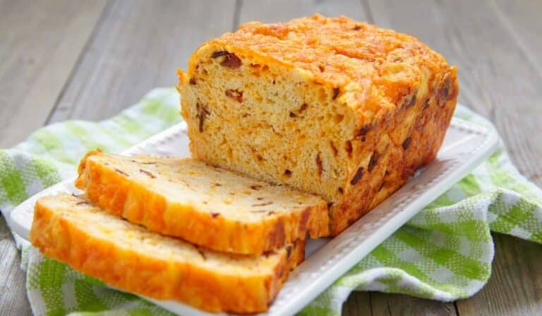 Easy Cheddar Cheese Bread