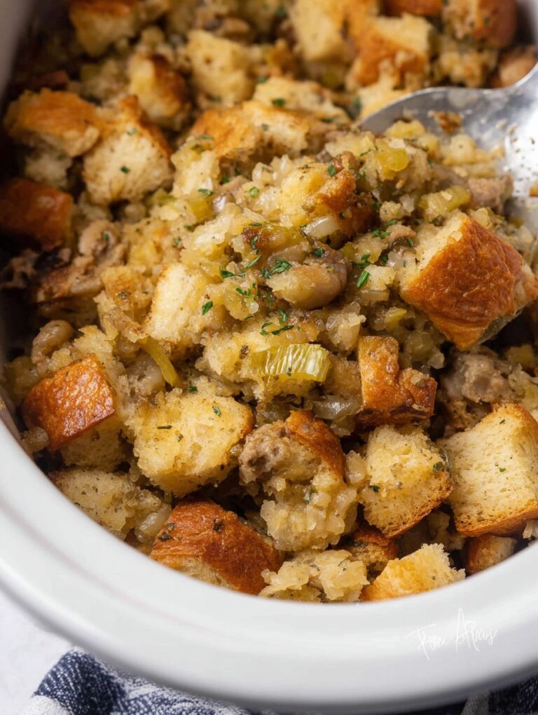 Easy Crockpot Stuffing Recipe for Thanksgiving Dinner Success